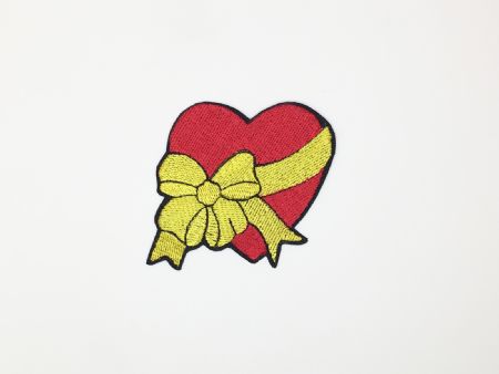 parche-corazon-con-lazo-3249.jpg